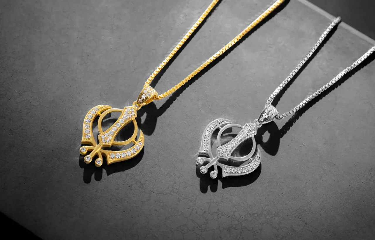gold locket and pendant designs